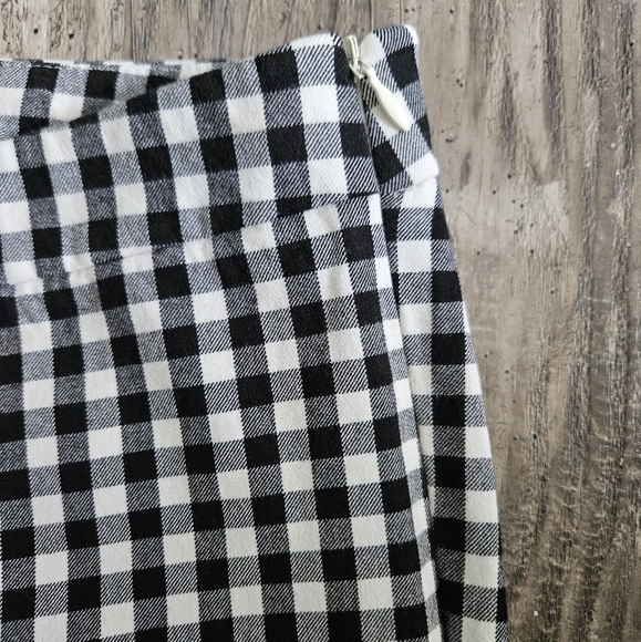 Talbots Black and White Gingham Patterned Chatham Ankle Pants, Size 8 - Picture 4 of 7